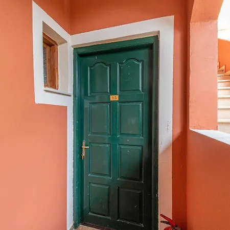 Arianna 15 Paleokastrítsa